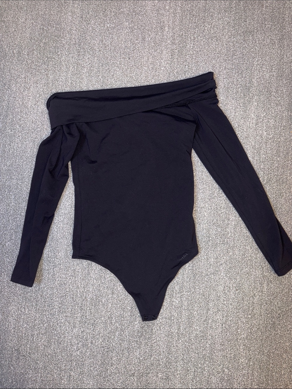 Aritzia Black Off-the-Shoulder Long Sleeve Bodysuit